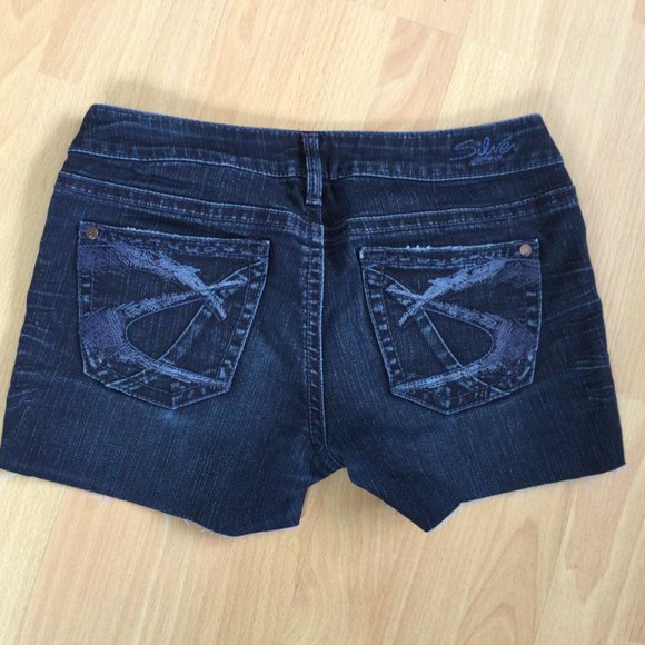 Silver Jeans W28 Cut Offs Low Rise Dark Denim - Picture 4 of 8